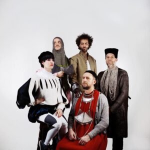 “Campfire” es el nuevo single de los franceses BBCC