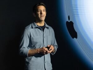 conoce a John Ternus, el sucesor de Tim Cook que llega para revolucionar la IA en la manzanita