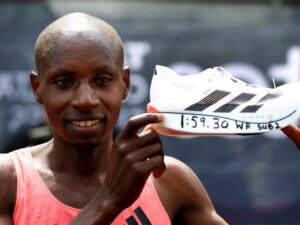 La historia de cómo Adidas creó la superzapatilla que ayudó a romper la barrera de las dos horas en el maratón